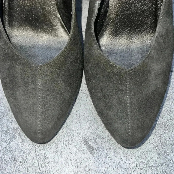 R2-2-1. STEVE MADDEN WOMEN’S‎ GRAY LEATHER CONE SLING BACK HEELS US SIZE 6M - Picture 2 of 10